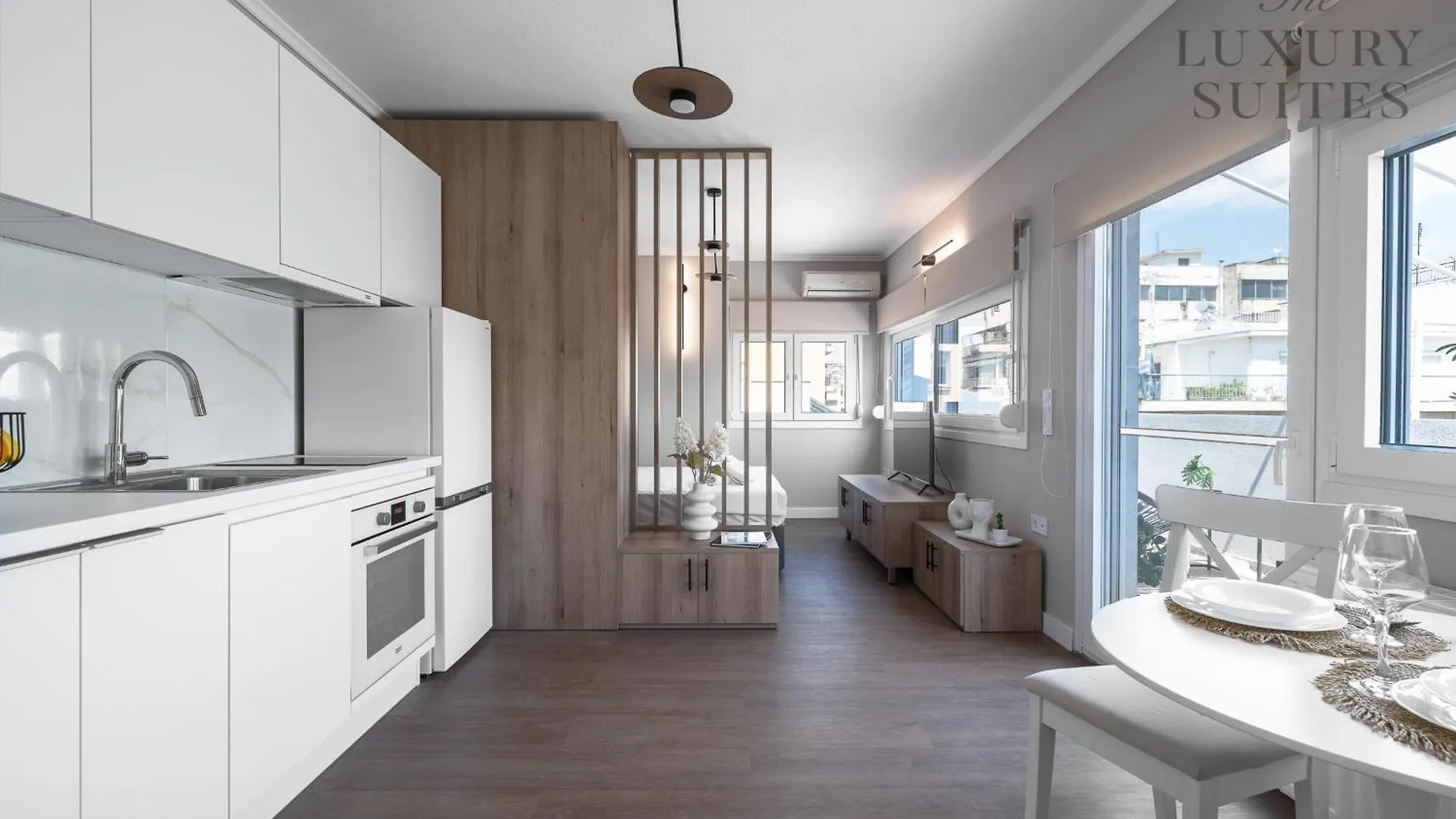 Nephele Jacuzzi Suites, The Luxury Suites Szaloniki