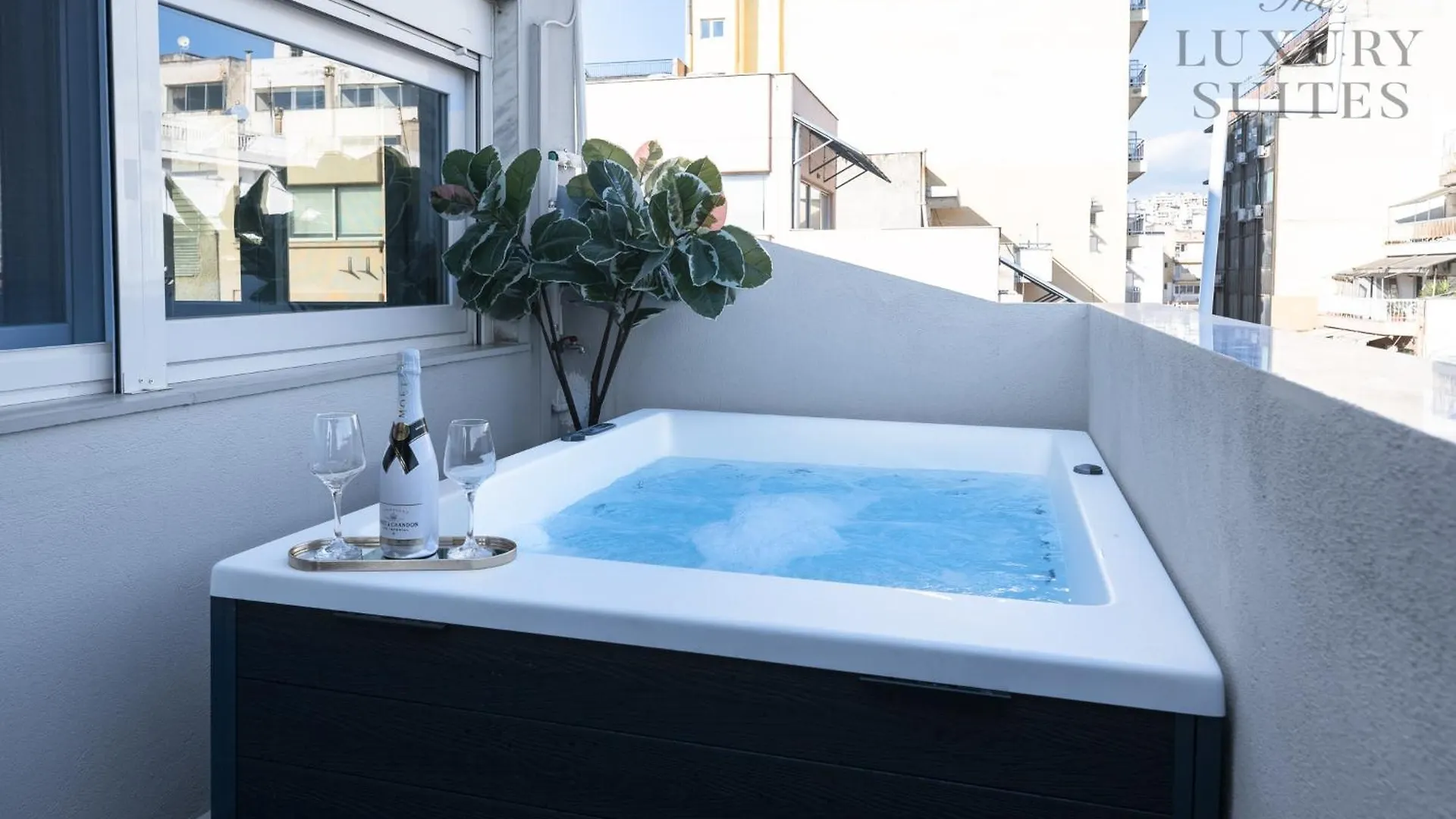 Nephele Jacuzzi Suites, The Luxury Suites Szaloniki Görögország